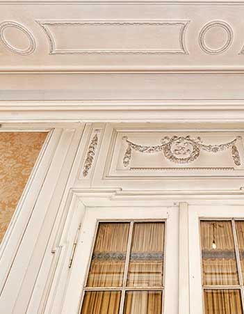 Stuck-Fenster in der HOMMAGE CARL Villa